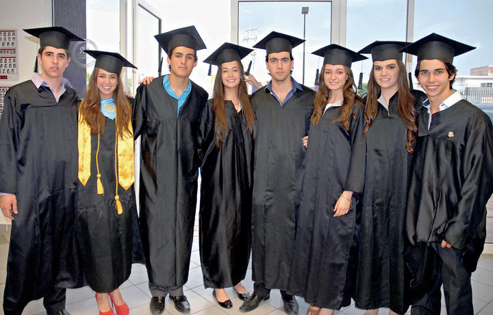vestimenta de graduación