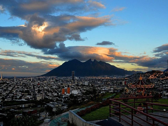 que hacer en Monterrey por la noche